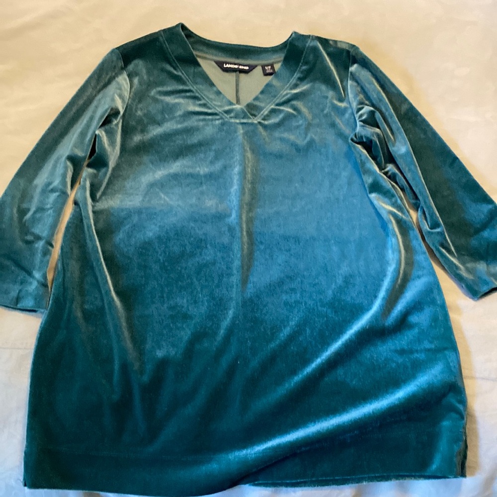 Land’s End velvet tunic. Size Petite small (6-8).